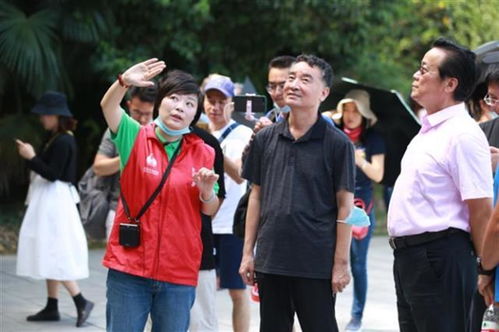 武漢旅游志愿者發布“五一”優質服務倡議 以暖心咨詢點亮文明之旅